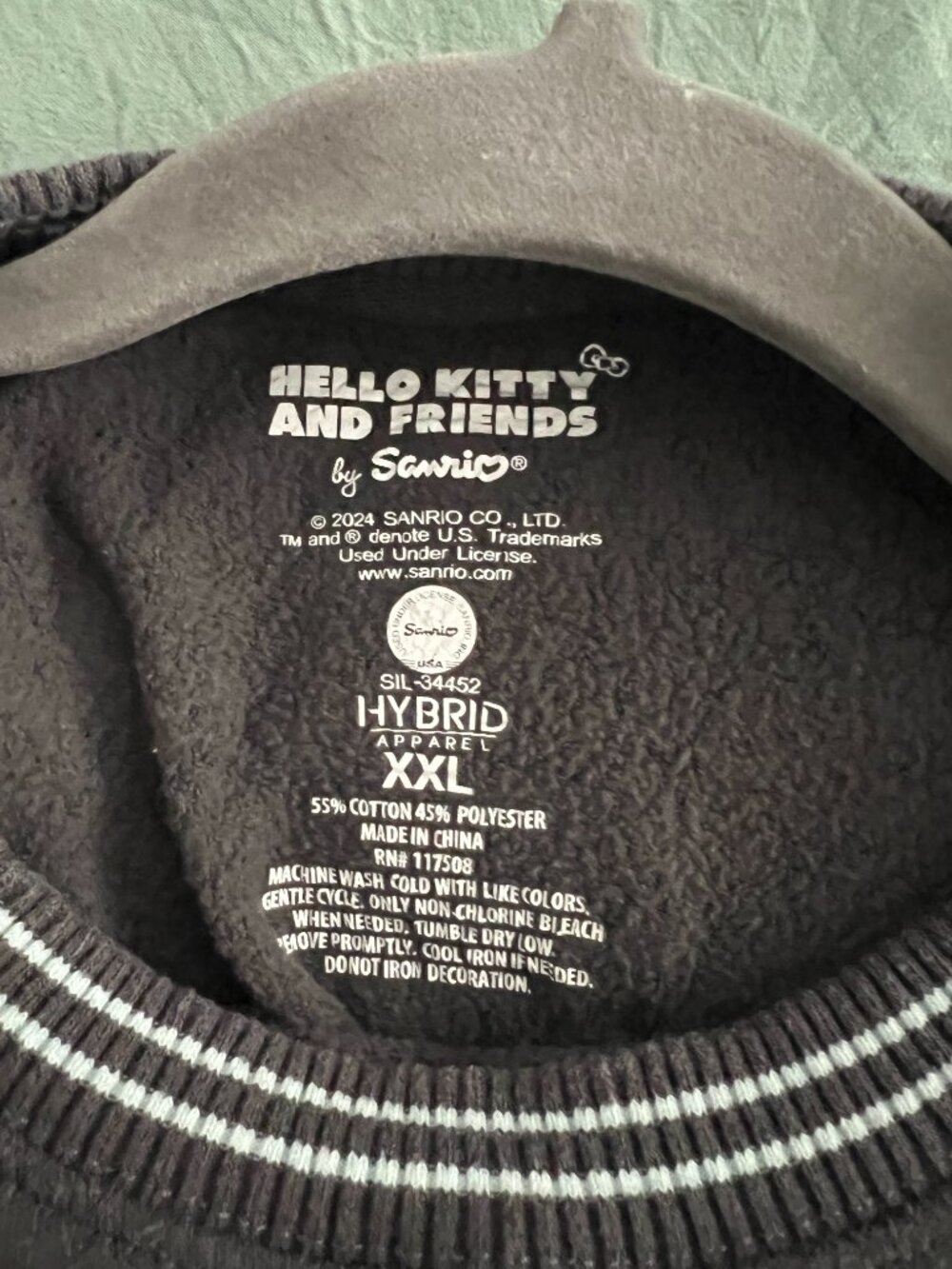 Hello Kitty and Friends by Sanrio Hybrid Women's Halloween Sweatshirt Black XXL - Picture 7 of 10